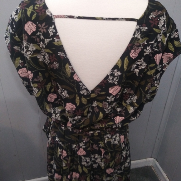DR2 Black Floral Faux Wrap V-neck Mini Dress Sz 2X - Picture 9 of 12